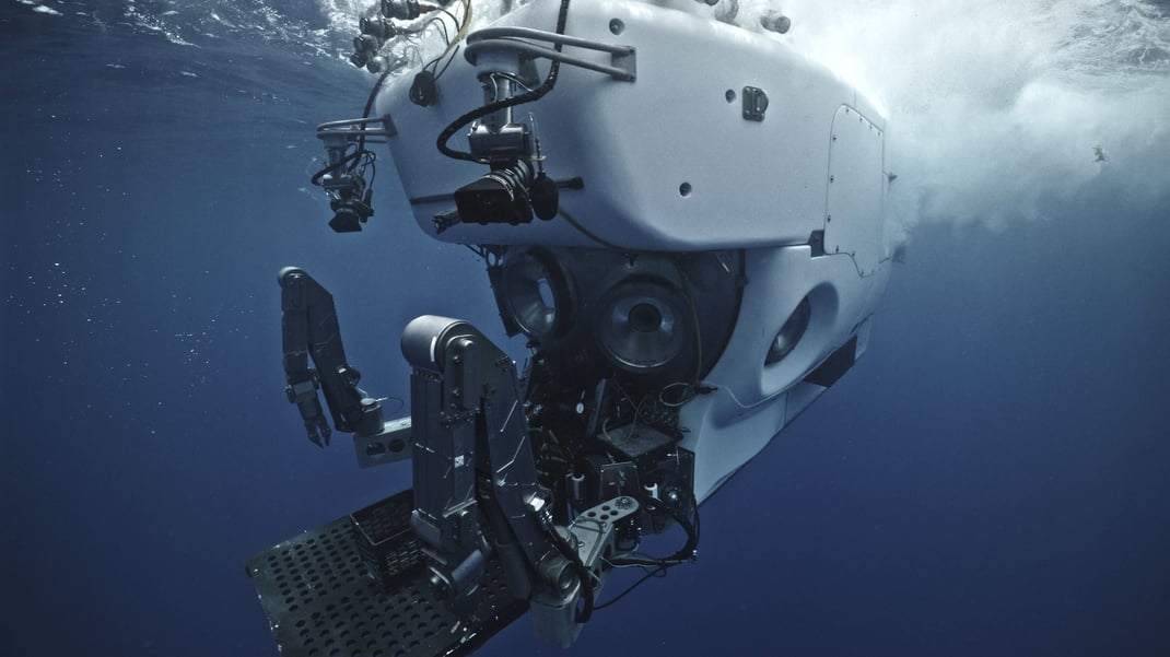 Alvin underwater- LL-1