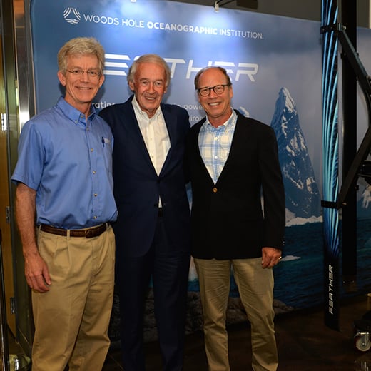WHOI welcomes U.S. Senator Ed Markey